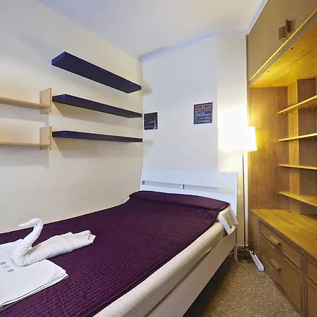 Hostel Motorsport Barcelona